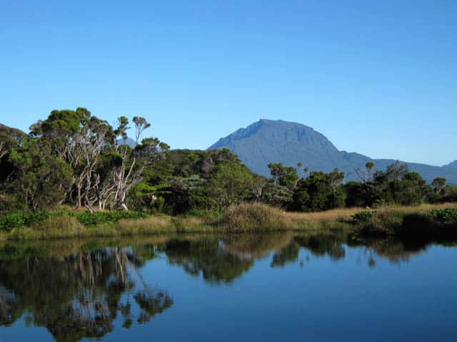 Du Pas des Sables au Piton de l’Eau par l’Oratoire Sainte-Thérèse