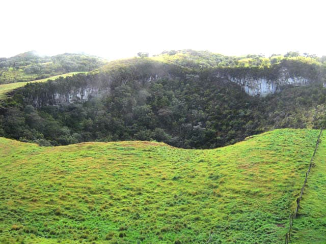 Le tour des Trous Blancs et du Piton Sec depuis le Piton Guichard