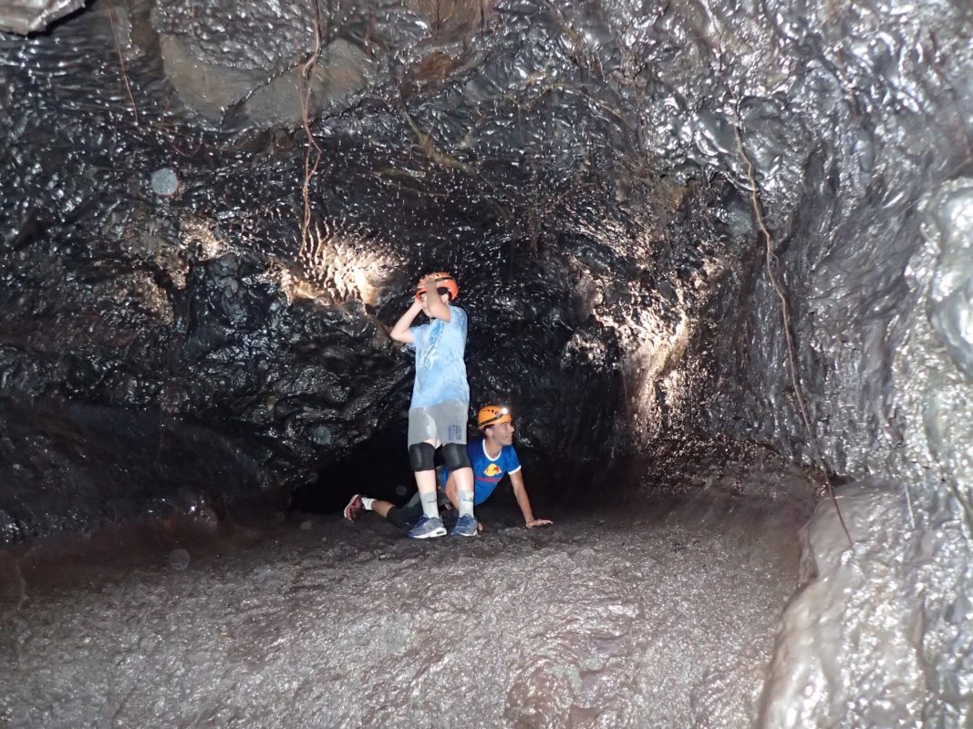 Ricaric canyon et tunnel de lave