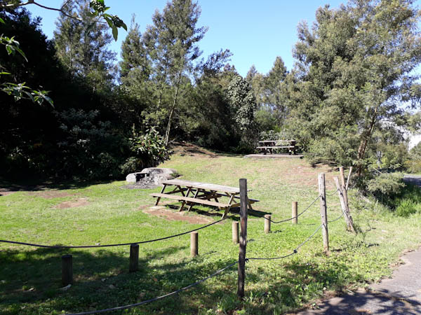 Route forestière des Makes   –   Camp de Montplaisir – Aire de pique-nique
